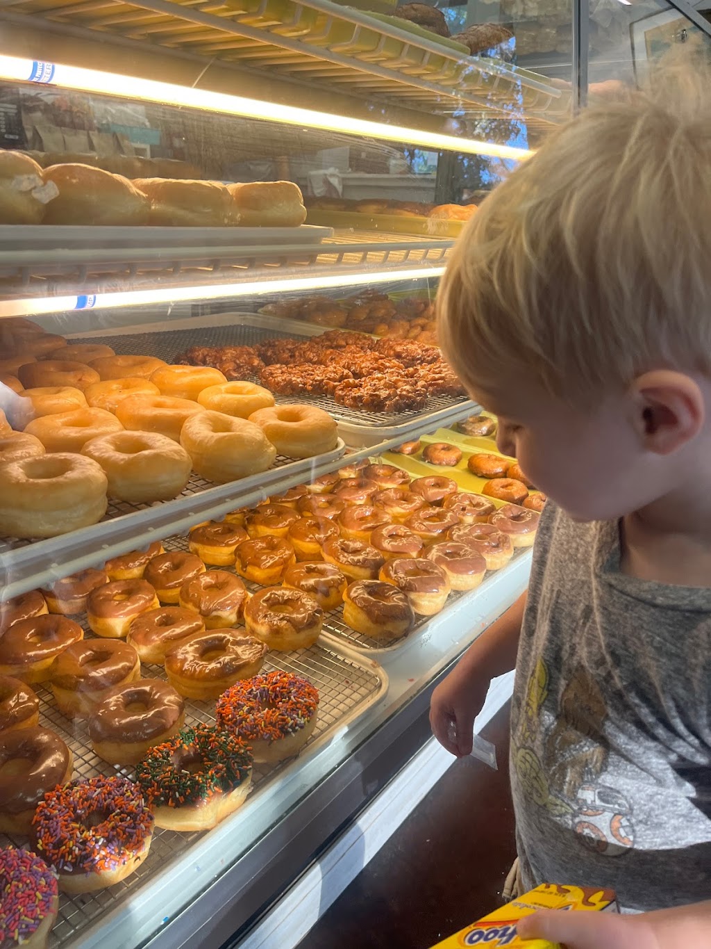 Jaks Donuts | bakery | 3200 Verot School Rd, Lafayette, LA 70508, USA | 3378568867 OR +1 337-856-8867