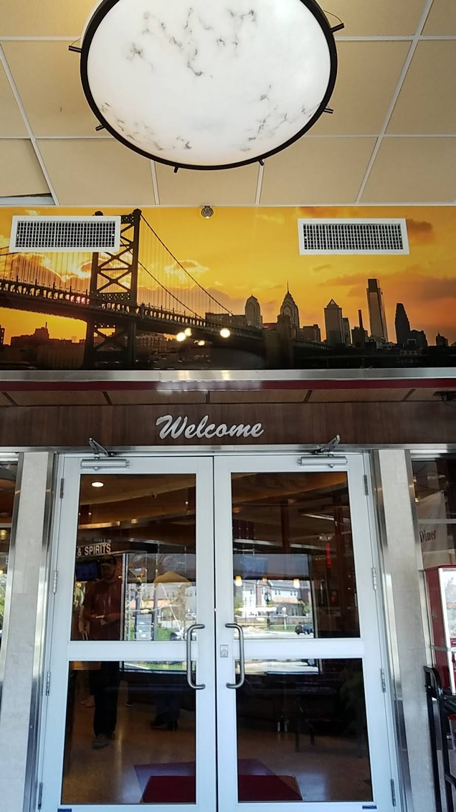 Voorhees Diner | meal delivery | 320 NJ-73, Voorhees Township, NJ 08043, USA | 8562106400 OR +1 856-210-6400