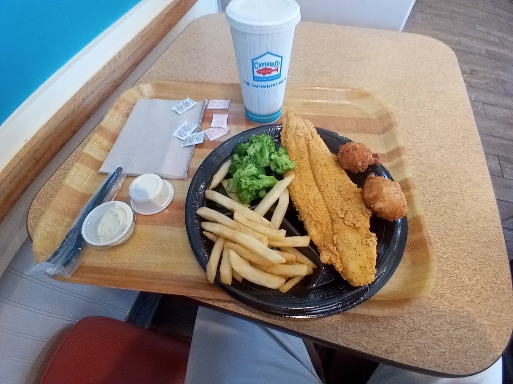 Captain Ds | restaurant | 242 S Tyndall Pkwy, Panama City, FL 32404, USA | 8507695627 OR +1 850-769-5627