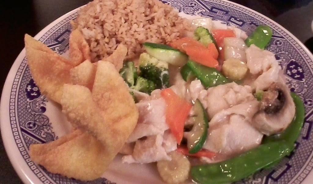 changs wok inn | restaurant | 9915 N Knoxville Ave, Peoria, IL 61615, USA | 3092408566 OR +1 309-240-8566