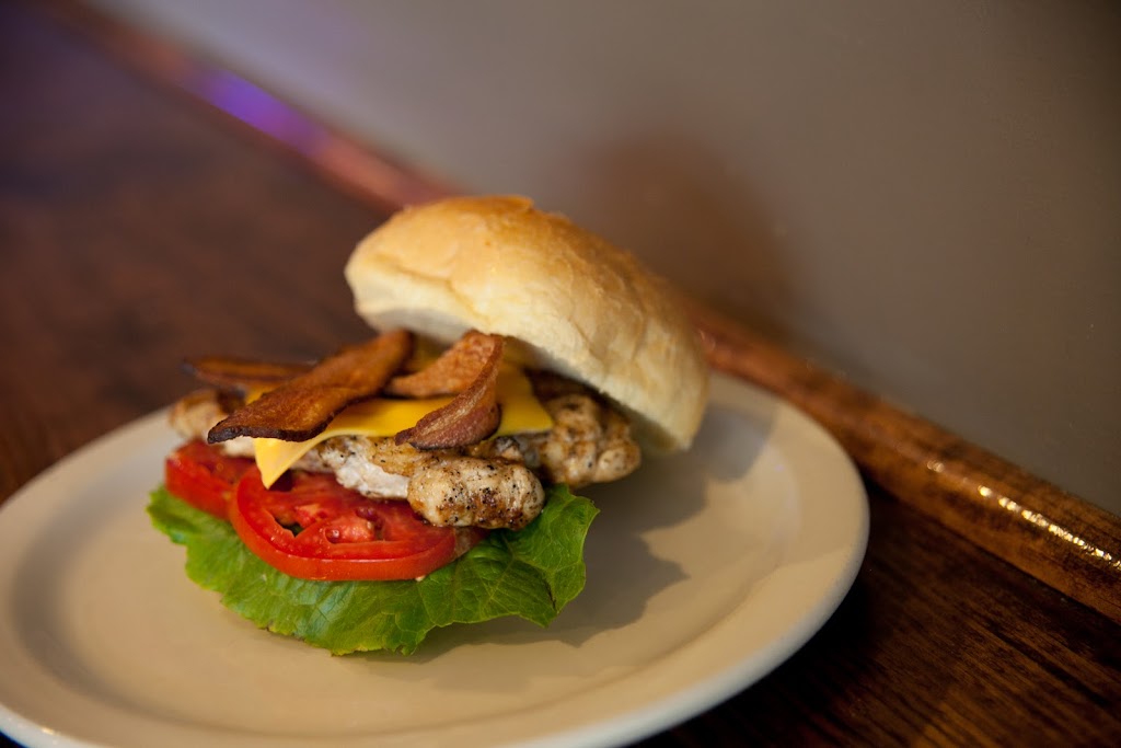 Uptown Bar & Grill | restaurant | 123 S Main St, Red Bud, IL 62278, USA | 6182822812 OR +1 618-282-2812