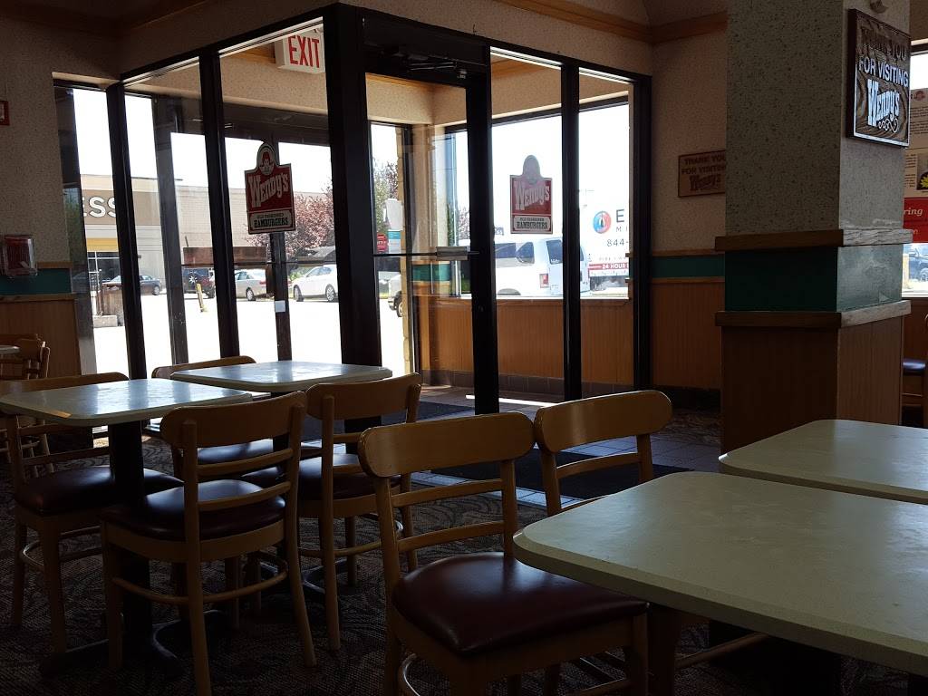 Wendy's | 141 E Service Rd, Staten Island, NY 10314, USA