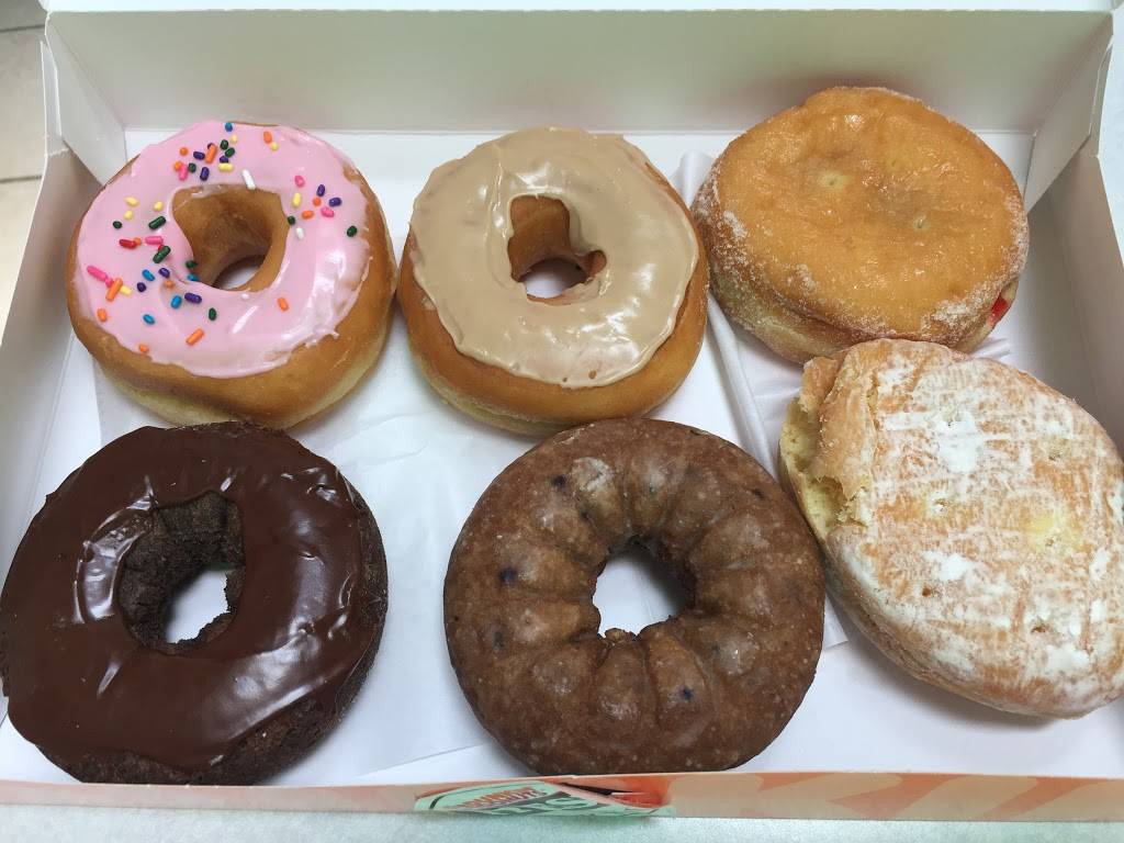 Dunkin | bakery | 120 Taberna Way, New Bern, NC 28562, USA | 2526379284 OR +1 252-637-9284