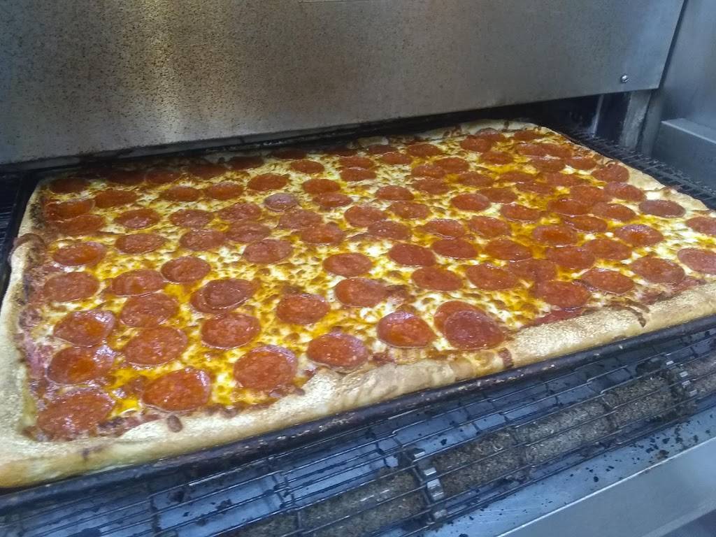 Gioninos Pizzeria | meal takeaway | 9750 Olde 8 Rd, Northfield, OH 44067, USA | 3304686499 OR +1 330-468-6499