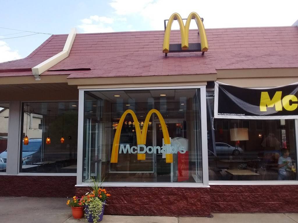 McDonalds | cafe | 102 N Findley St, Punxsutawney, PA 15767, USA | 8149385277 OR +1 814-938-5277