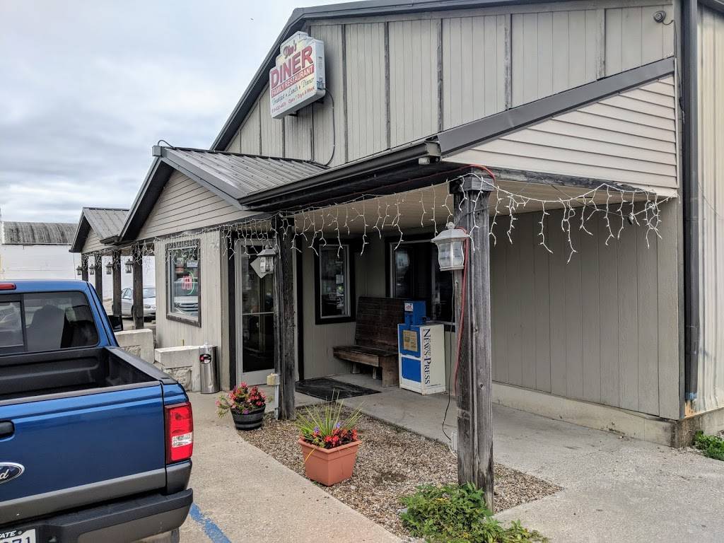 Dinos Diner & Family Restaurant | restaurant | 512 N Walnut St, Cameron, MO 64429, USA | 8166324455 OR +1 816-632-4455