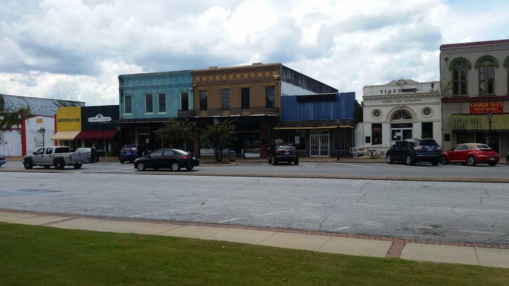 Tiger Pause | cafe | 117 Westside St, Tuskegee, AL 36083, USA | 3347271007 OR +1 334-727-1007