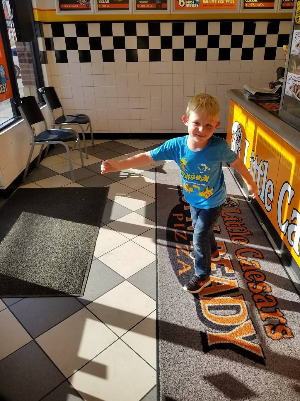 Little Caesars Pizza | meal takeaway | 11212 Chapman Hwy, Seymour, TN 37865, USA | 8655793210 OR +1 865-579-3210