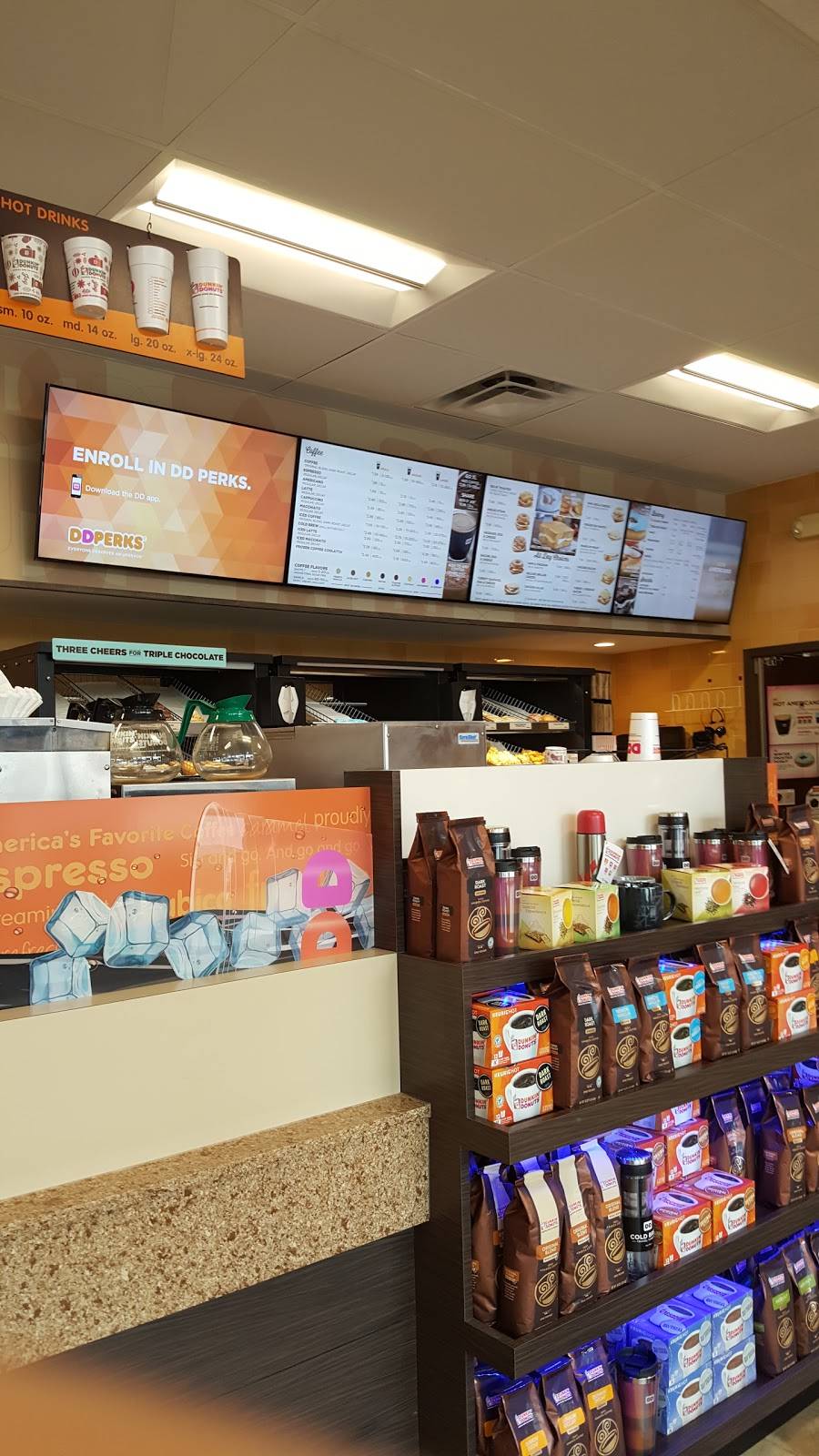 Dunkin | bakery | 15800 Snow Rd, Brook Park, OH 44142, USA | 2168985885 OR +1 216-898-5885