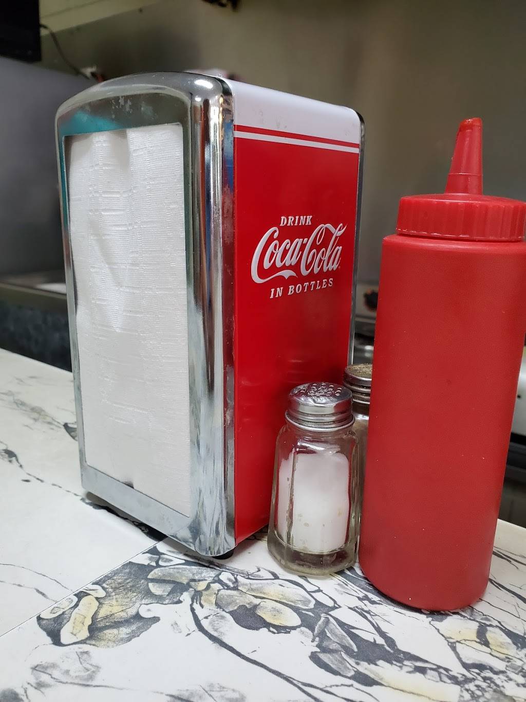 Smiths Soda Shop | restaurant | Blairsville Hwy, Cleveland, GA 30528, USA | 7068652605 OR +1 706-865-2605