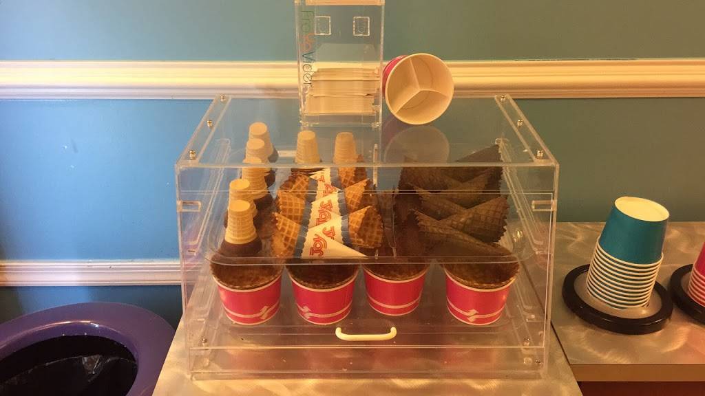 Yo Kool Frozen Yogurt & Neighborhood Cafe | meal takeaway | 23415 Three Notch Rd #2021, California, MD 20619, USA | 2402378044 OR +1 240-237-8044