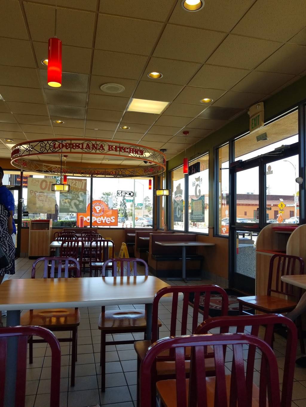Popeyes Louisiana Kitchen | restaurant | 7007 International Blvd, Oakland, CA 94621, USA | 5105626591 OR +1 510-562-6591