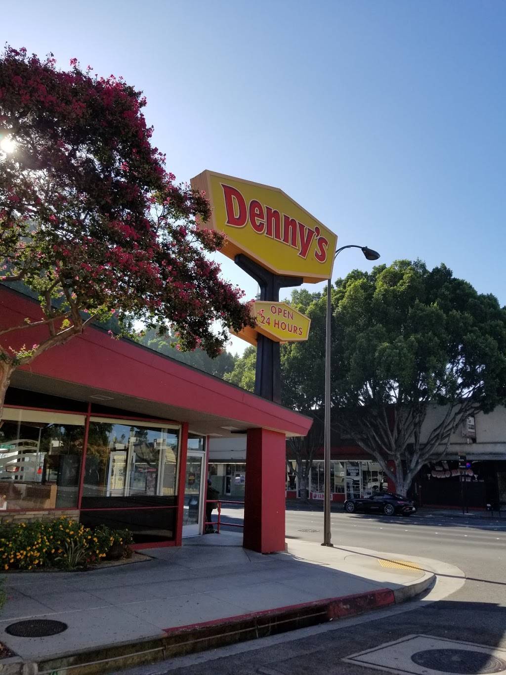 Denny's 2627 E Colorado Blvd, Pasadena, CA 91107, USA