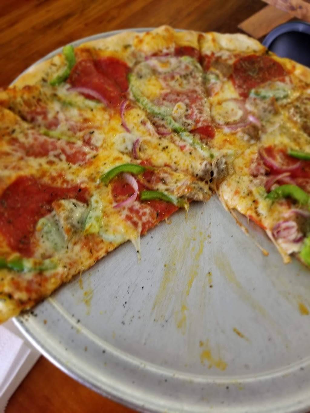Loop & Lils Pizza | restaurant | 107 N Main St, Lockhart, TX 78644, USA | 5126683108 OR +1 512-668-3108