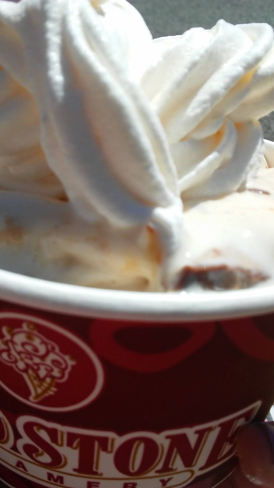 Cold Stone Creamery | bakery | 10 Pullman Square Space 204, Huntington, WV 25701, USA | 3045226640 OR +1 304-522-6640