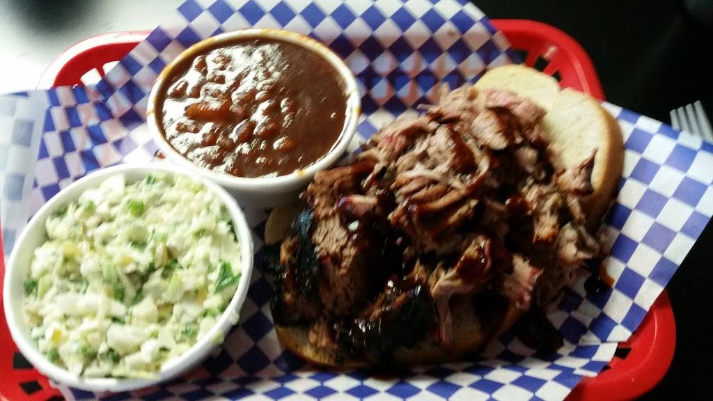 Roscoes BBQ | restaurant | 9711 Kaw Dr, Edwardsville, KS 66111, USA | 9134224600 OR +1 913-422-4600