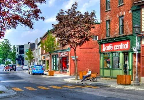 Café Central De Coaticook | restaurant | 69 Rue Child, Coaticook, QC J1A 2B2, Canada | 8198499076 OR +1 819-849-9076