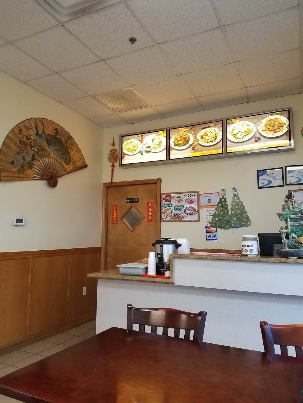 Dragon City | restaurant | 98 E Geneva Square, Lake Geneva, WI 53147, USA | 2622498867 OR +1 262-249-8867