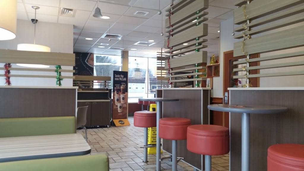 McDonalds | cafe | 122 W Chicago St, Quincy, MI 49082, USA | 5176393086 OR +1 517-639-3086