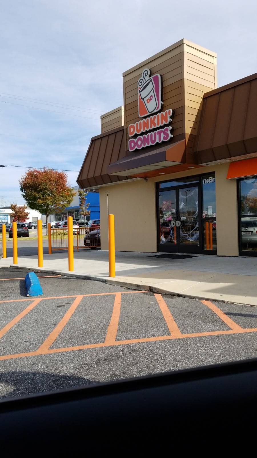 Dunkin | cafe | 1099 Merritt Blvd, Dundalk, MD 21222, USA | 4102882180 OR +1 410-288-2180