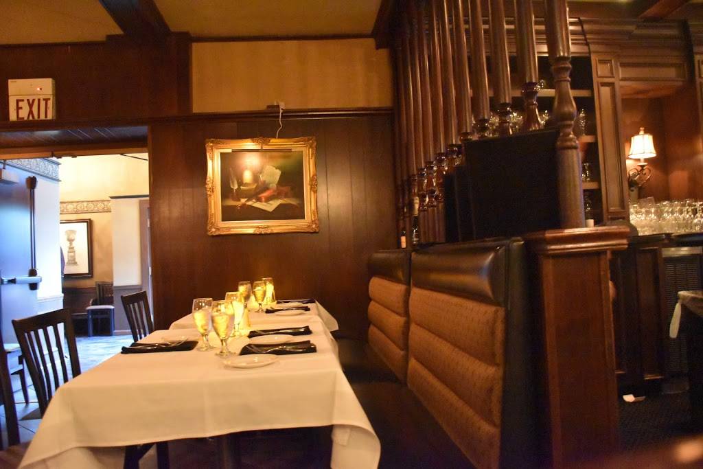 Charlie Gittos On the Hill | restaurant | 5226 Shaw Ave, St. Louis, MO 63110, USA | 3147728898 OR +1 314-772-8898