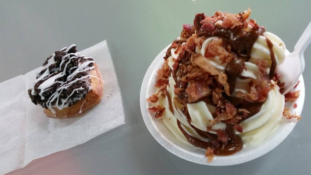 Julie Darling Donuts | bakery | 121 Frazier Ave, Chattanooga, TN 37405, USA | 4235913737 OR +1 423-591-3737