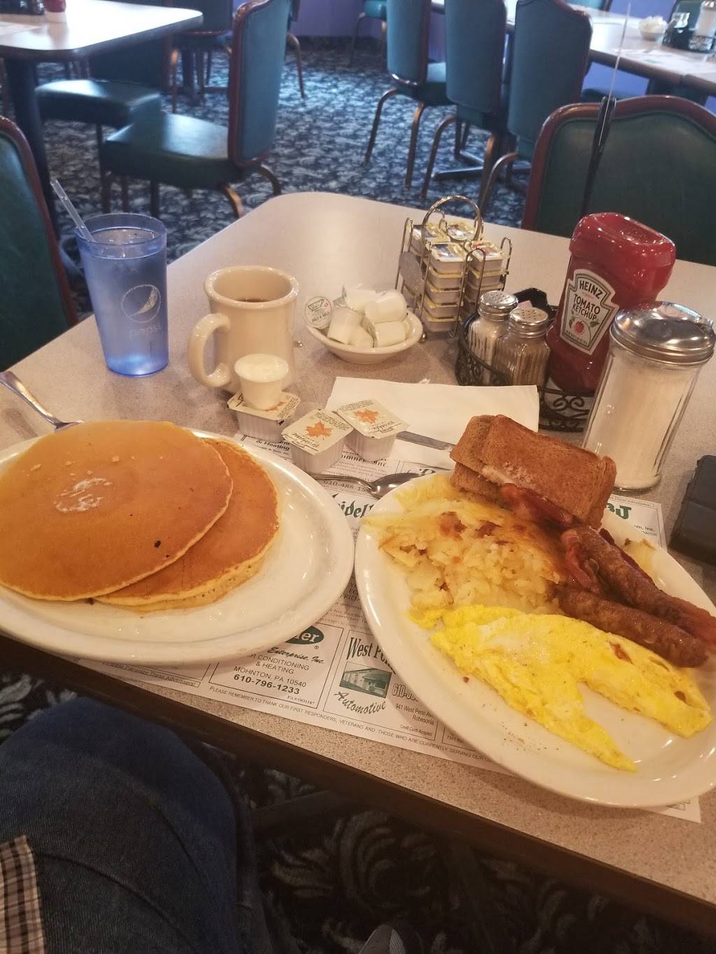 Heidelberg Family Restaurant | restaurant | 910 Penn Ave, Robesonia, PA 19551, USA | 6106935060 OR +1 610-693-5060
