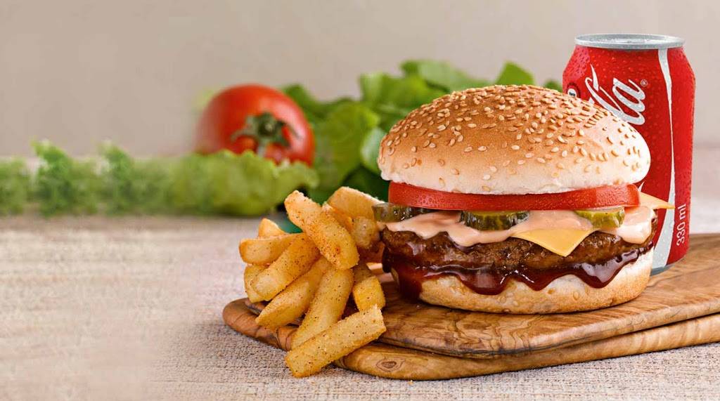 Resto Bar Et Grill Friends Inc. | night club | 252 Boulevard Curé-Labelle, Sainte-Thérèse, QC J7E 2X7, Canada | 4504300243 OR +1 450-430-0243