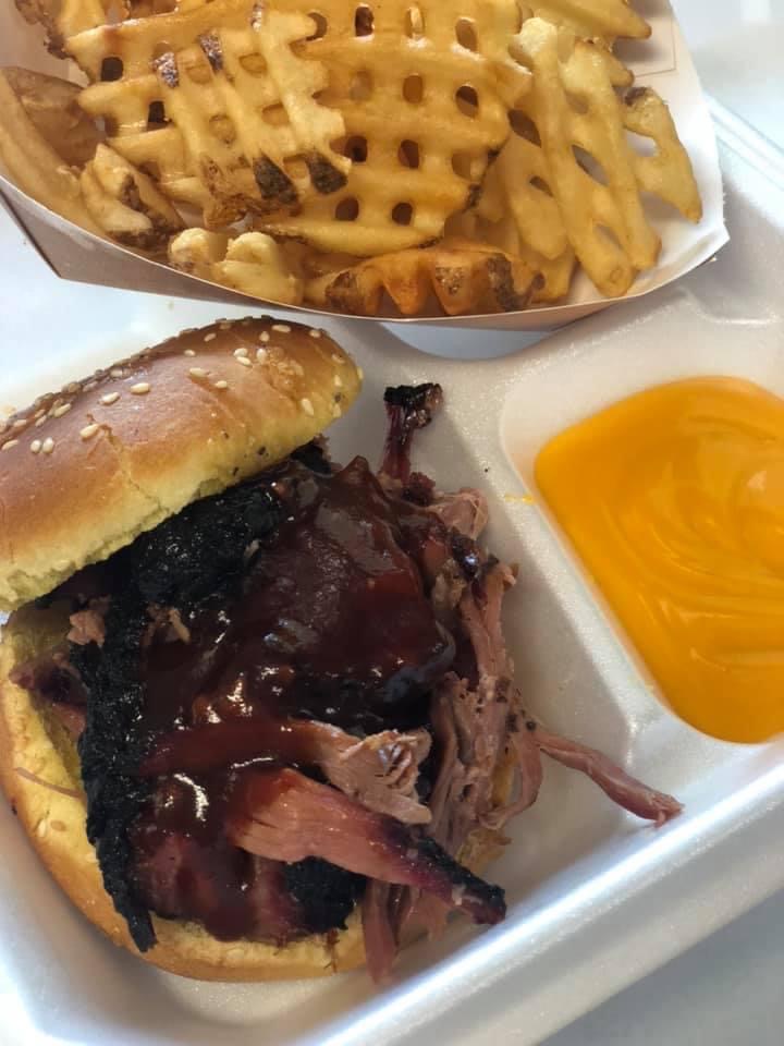 Your Last Chance BBQ & More | restaurant | 5693 Liberty Ave, Vermilion, OH 44089, USA | 4409639034 OR +1 440-963-9034