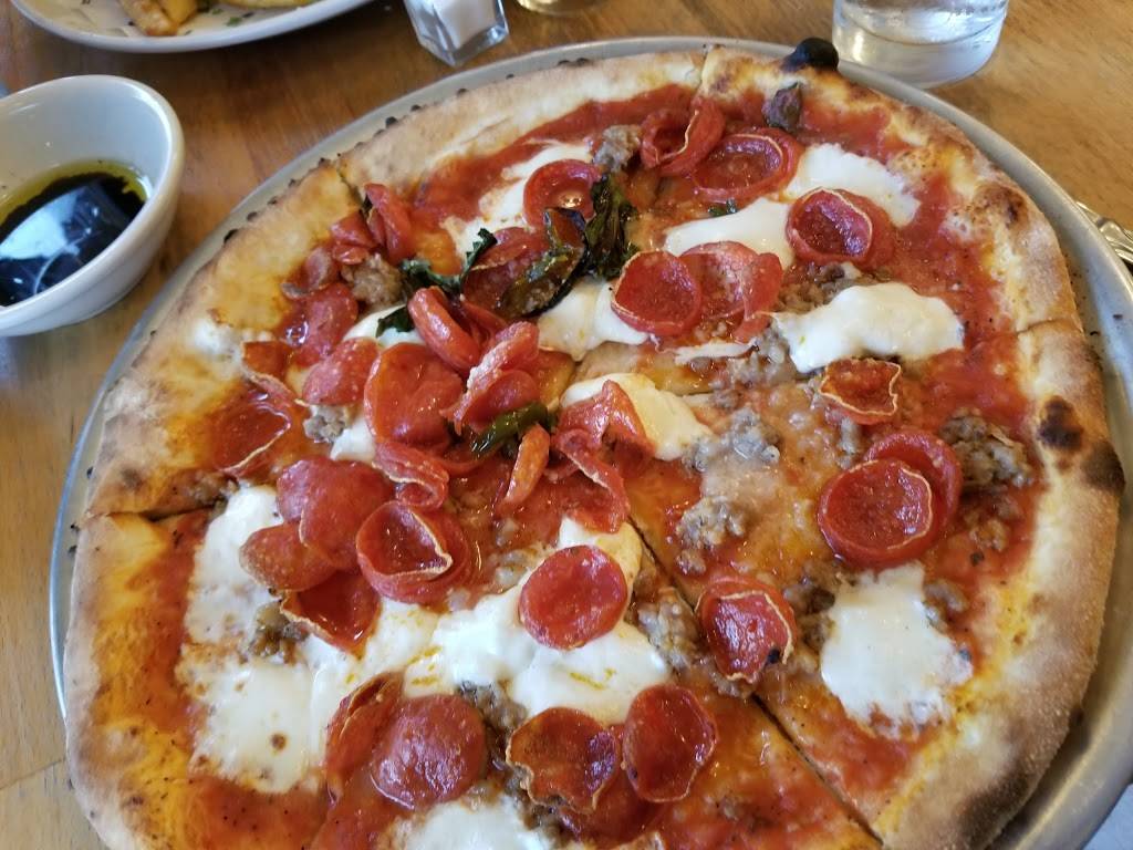 Fumo Pizza-Bar-Pasta | restaurant | 1600 Amsterdam Ave, New York, NY 10031, USA | 6466926675 OR +1 646-692-6675