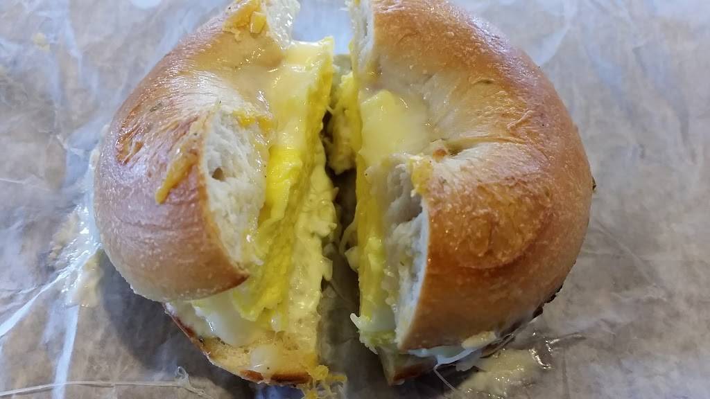Barb City Bagels | bakery | 118 E Lincoln Hwy, DeKalb, IL 60115, USA | 8157545211 OR +1 815-754-5211