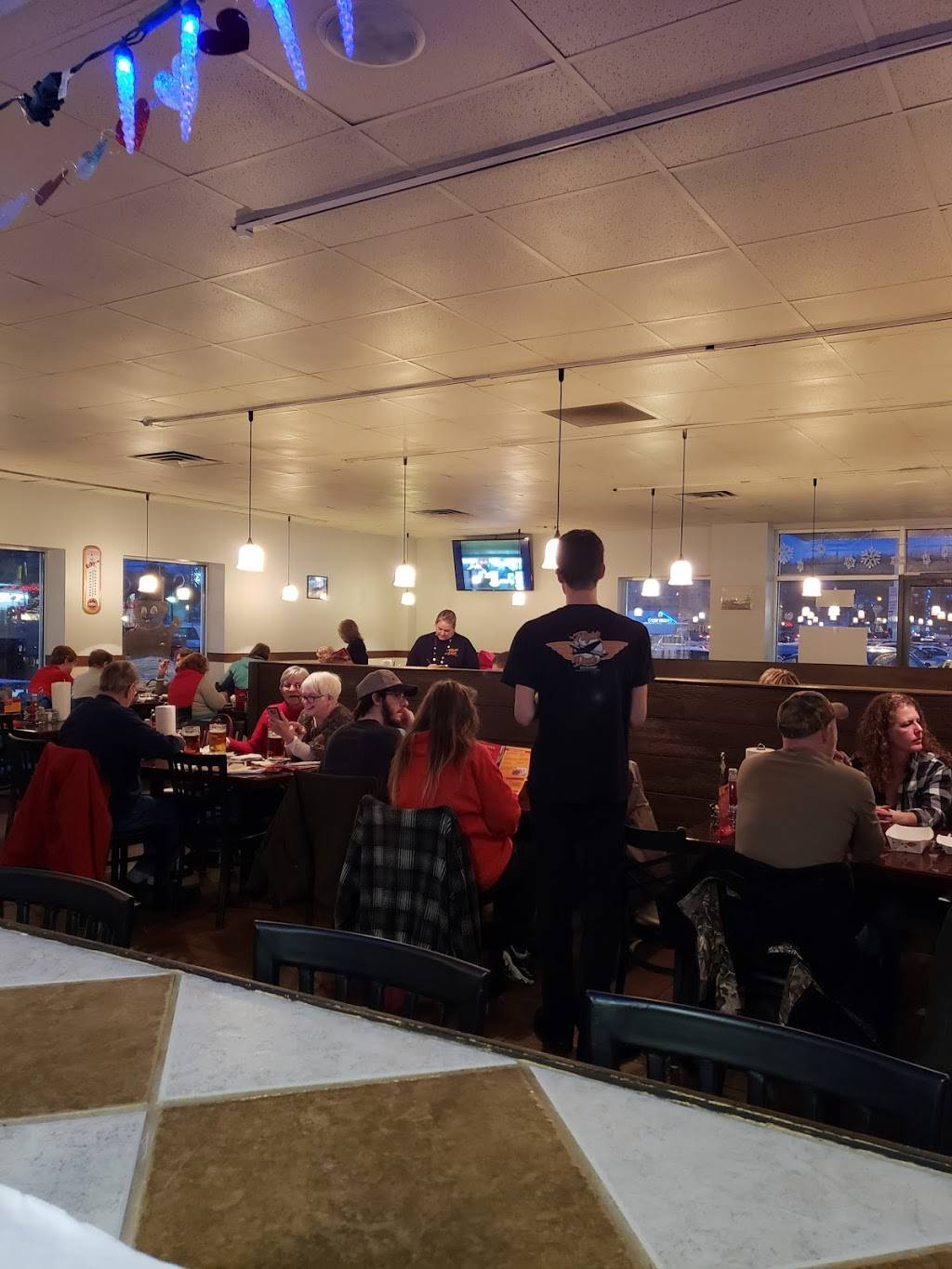 The Flight Deck restaurant & lounge Punsxy | restaurant | 225 Hampton Ave, Punxsutawney, PA 15767, USA | 8142497233 OR +1 814-249-7233