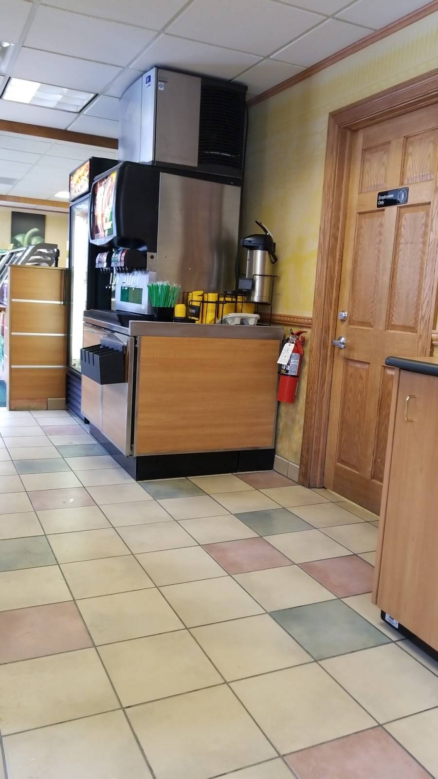 Subway | restaurant | 160 Wayne St, Sandusky, OH 44870, USA | 4196255599 OR +1 419-625-5599