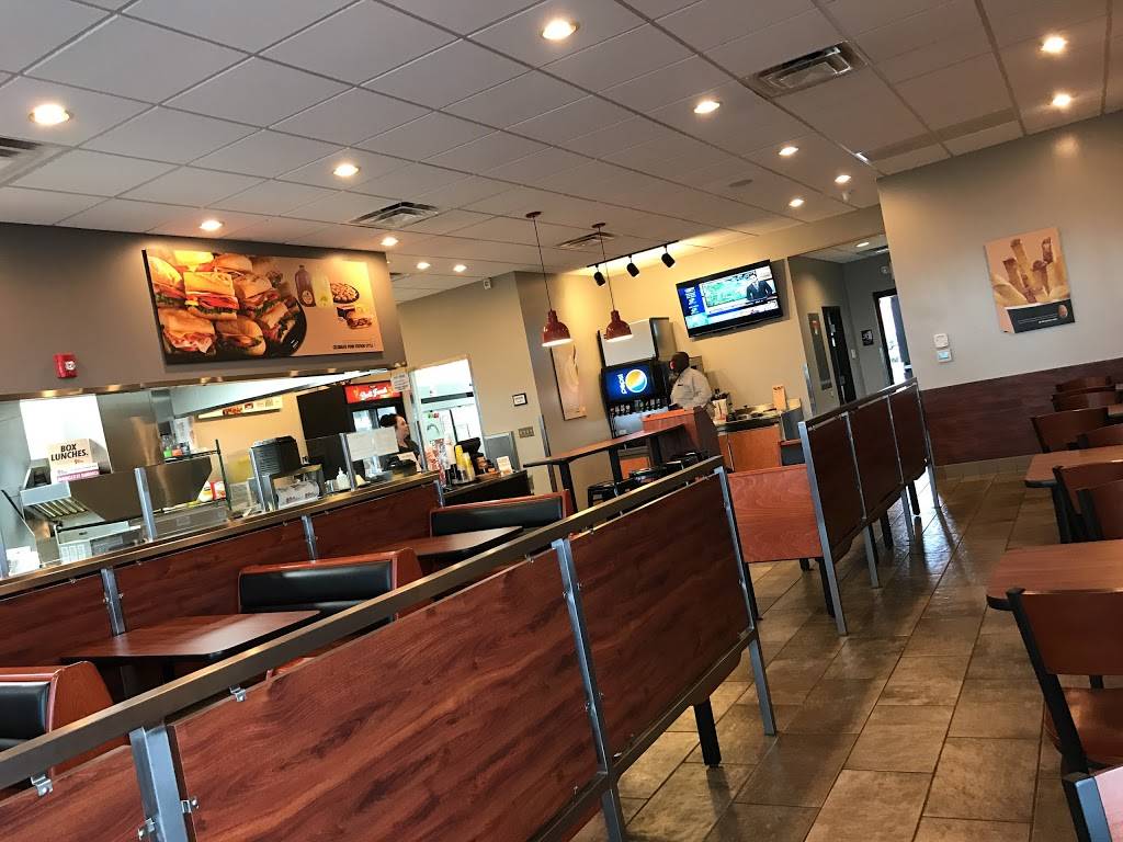 Penn Station East Coast Subs | meal takeaway | 110 Needmore Rd A, Clarksville, TN 37043, USA | 9315383616 OR +1 931-538-3616