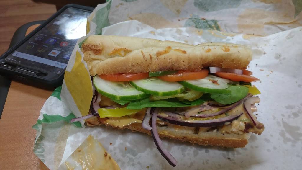 Subway - Restaurant | 5735 S Transit Rd, Lockport, NY 14094, USA