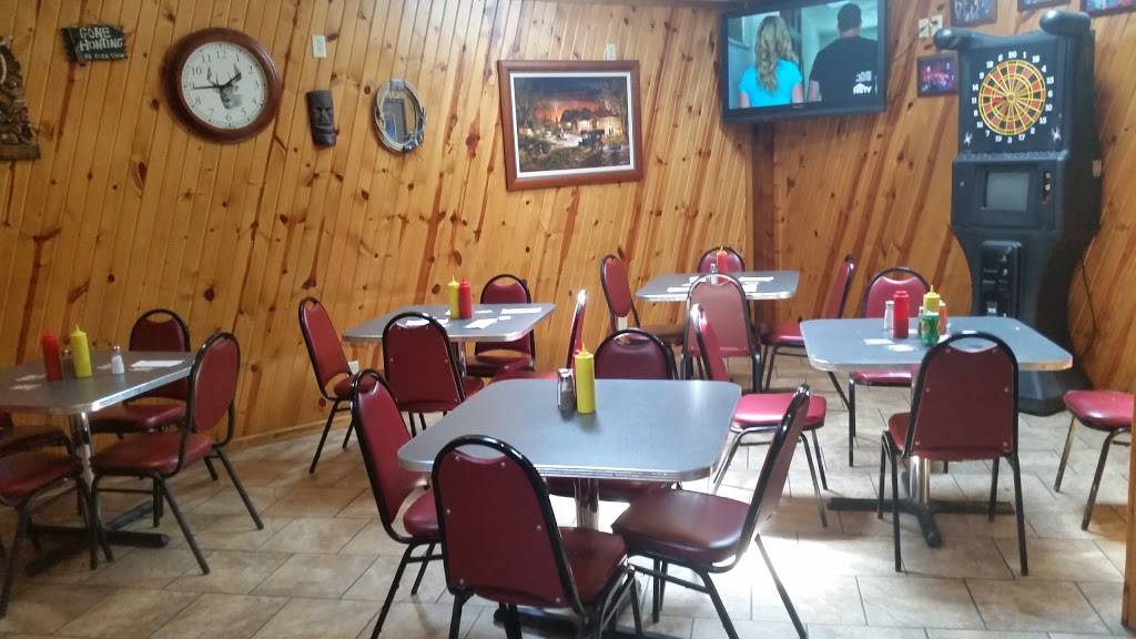 Corner Tap | restaurant | 128 N Main St, Stockton, IL 61085, USA | 8159472067 OR +1 815-947-2067
