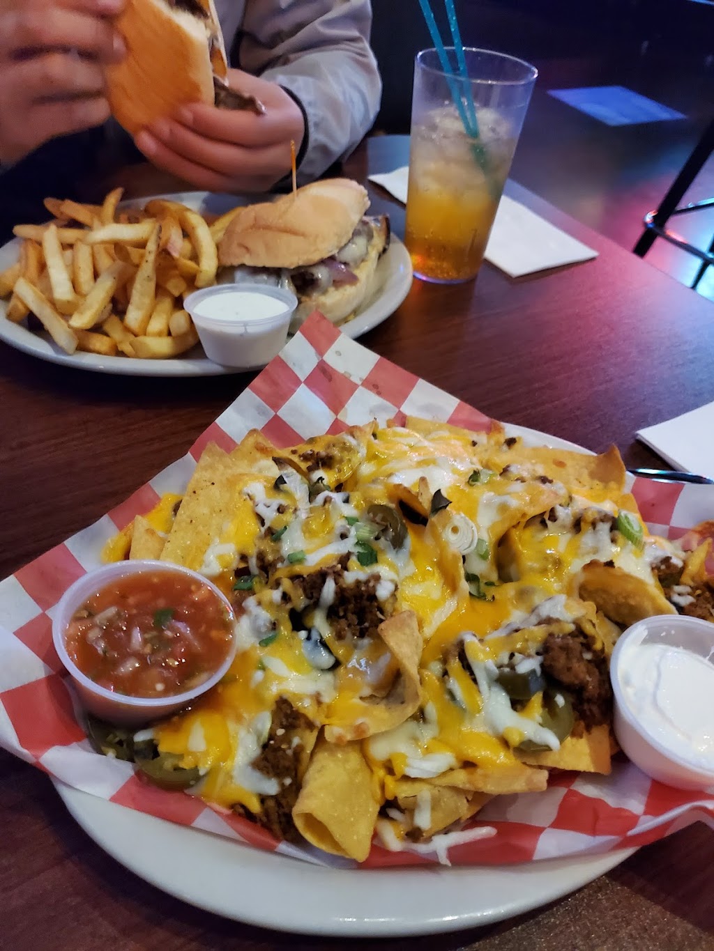 Malone's Ale House - Restaurant | 1175 NW 185th Ave, Beaverton, OR