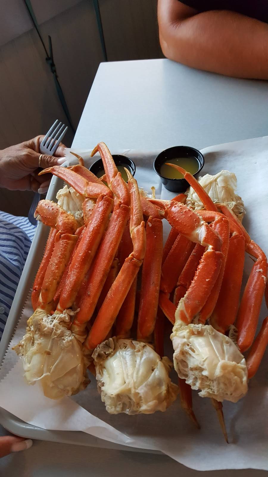 Don's Seafood Restaurant | 2411, 4113 Main St, Chincoteague, VA 23336, USA