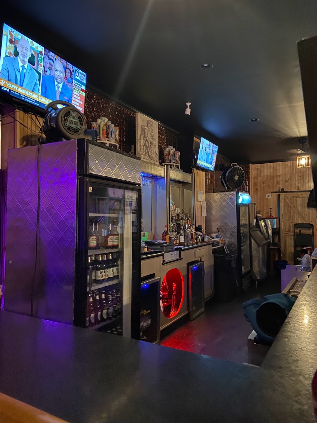 Saints & Sinners Restaurant and Lounge | night club | 3734 Pearl Ave, Lorain, OH 44055, USA | 4406542045 OR +1 440-654-2045