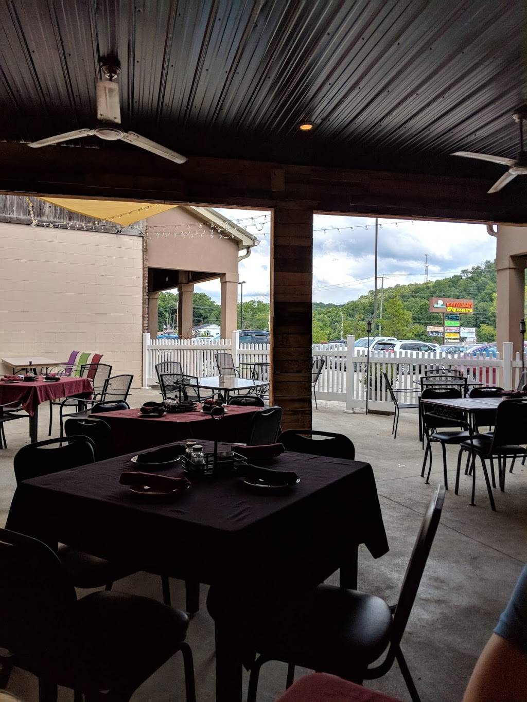 Mountain Pie Company | restaurant | 3522 Teays Valley Road A, Hurricane, WV 25526, USA | 3043976249 OR +1 304-397-6249