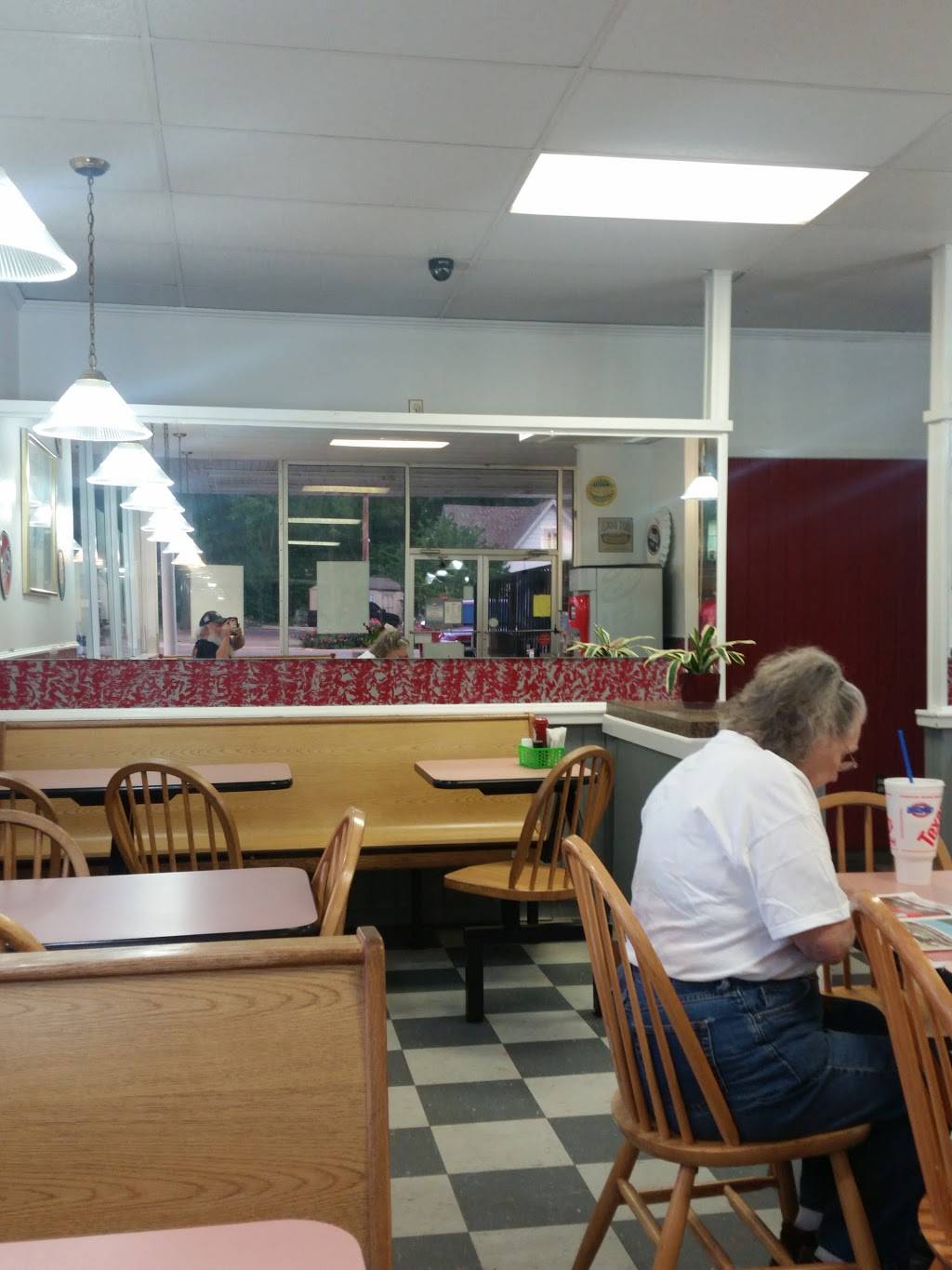 Dairy Queen | restaurant | Hwy 11 & Main St, Hughes Springs, TX 75656, USA | 9036392530 OR +1 903-639-2530