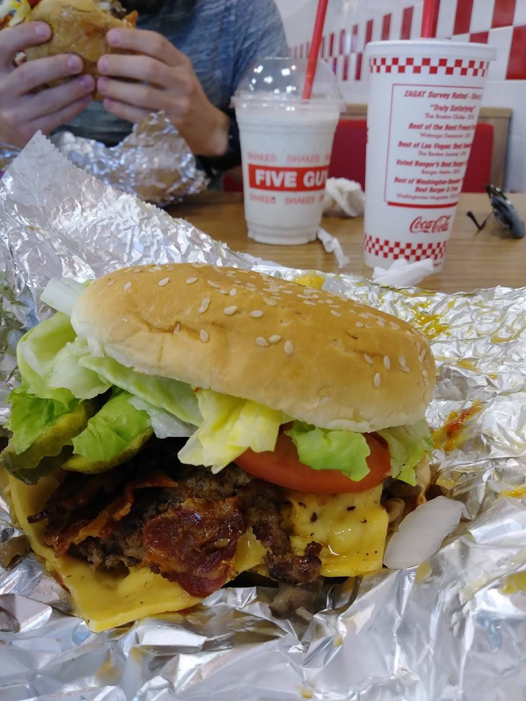 Five Guys | meal takeaway | 255 W Main St, Avon, CT 06001, USA | 8604099100 OR +1 860-409-9100