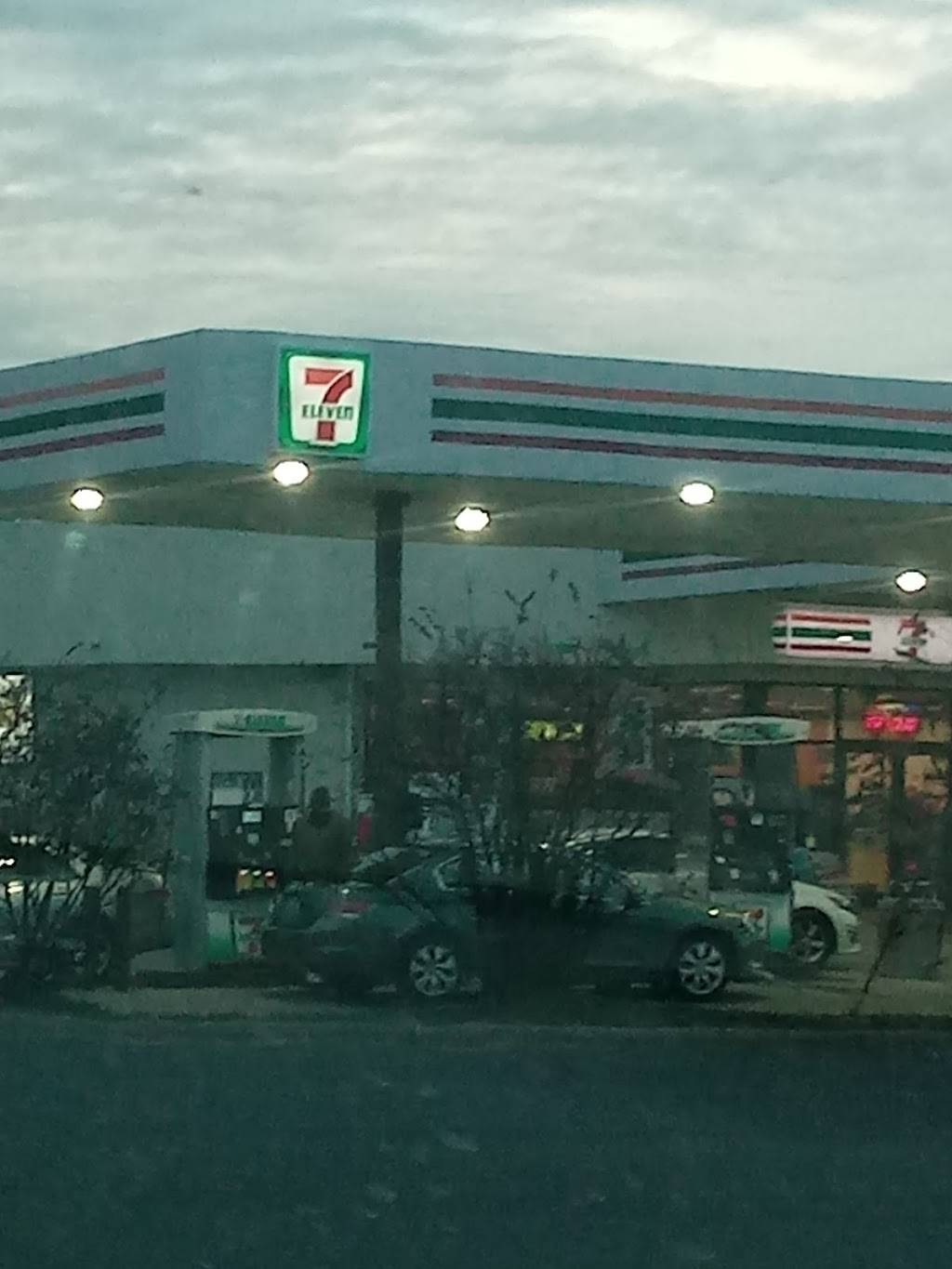 7-Eleven | bakery | 1698 E Marion St, Shelby, NC 28150, USA | 7044822458 OR +1 704-482-2458