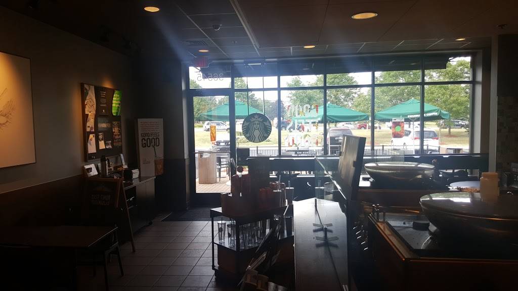 Starbucks 36545 Warren Rd, Westland, MI 48185, USA