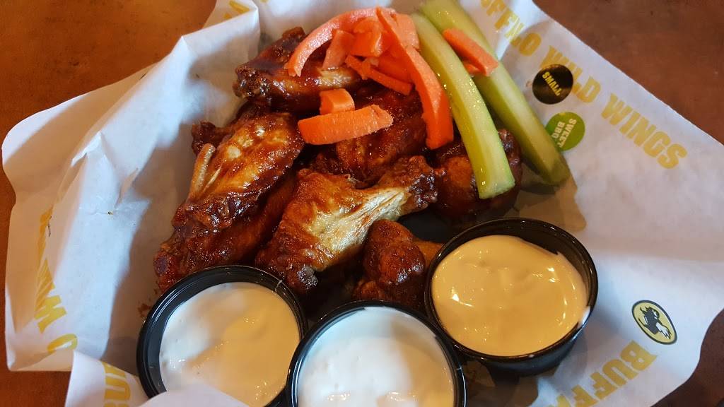 Buffalo Wild Wings Restaurant 1447 Richmond Ave, Staten Island, NY