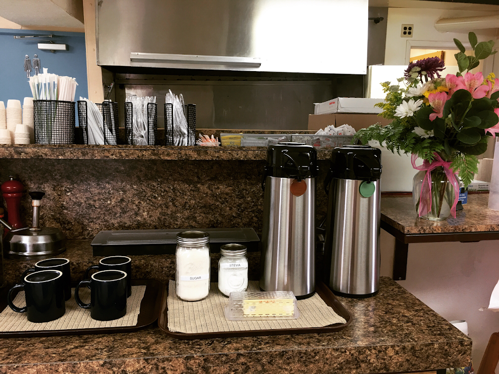 Daisy Queen | bakery | 101 State St, Friend, NE 68359, USA | 4029472663 OR +1 402-947-2663