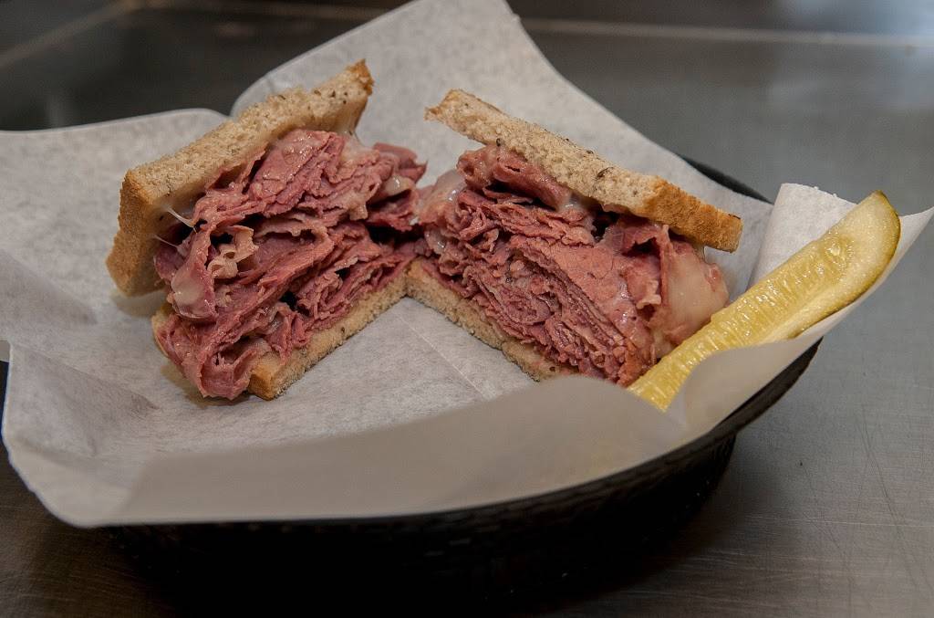 Johnny Malloys Irish Sports Pub | meal delivery | 1038 N Court St, Medina, OH 44256, USA | 3307234100 OR +1 330-723-4100