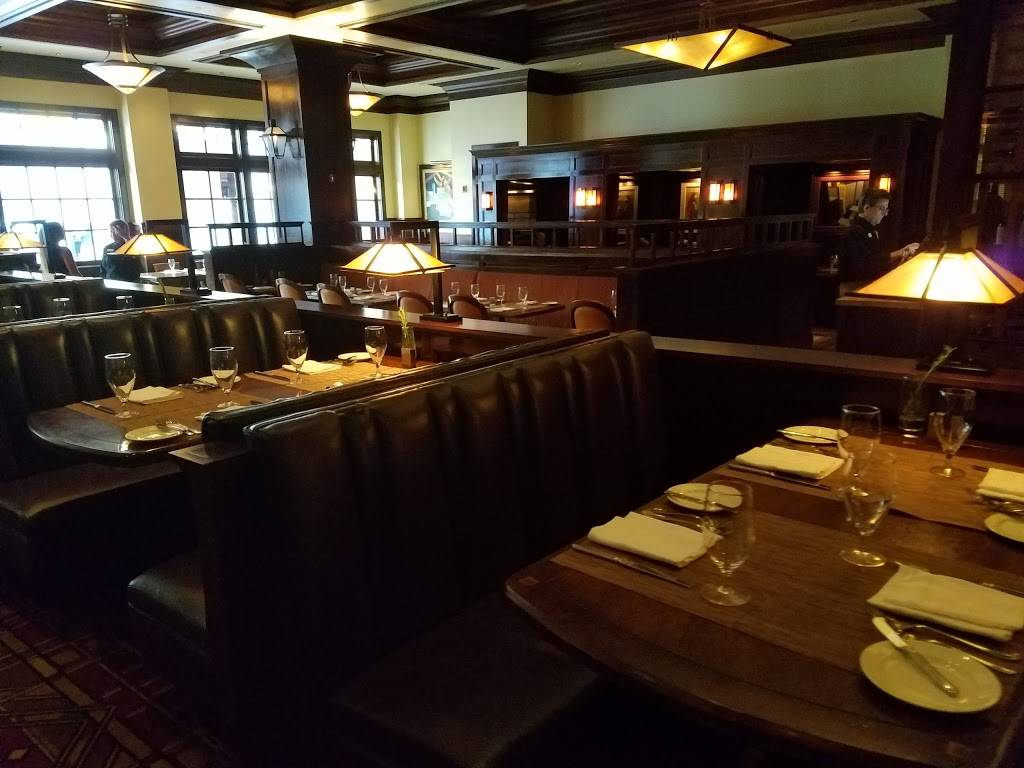 Bugattis Steak & Pasta | restaurant | 1 Ameristar Blvd, St Charles, MO 63301, USA | 6369404471 OR +1 636-940-4471