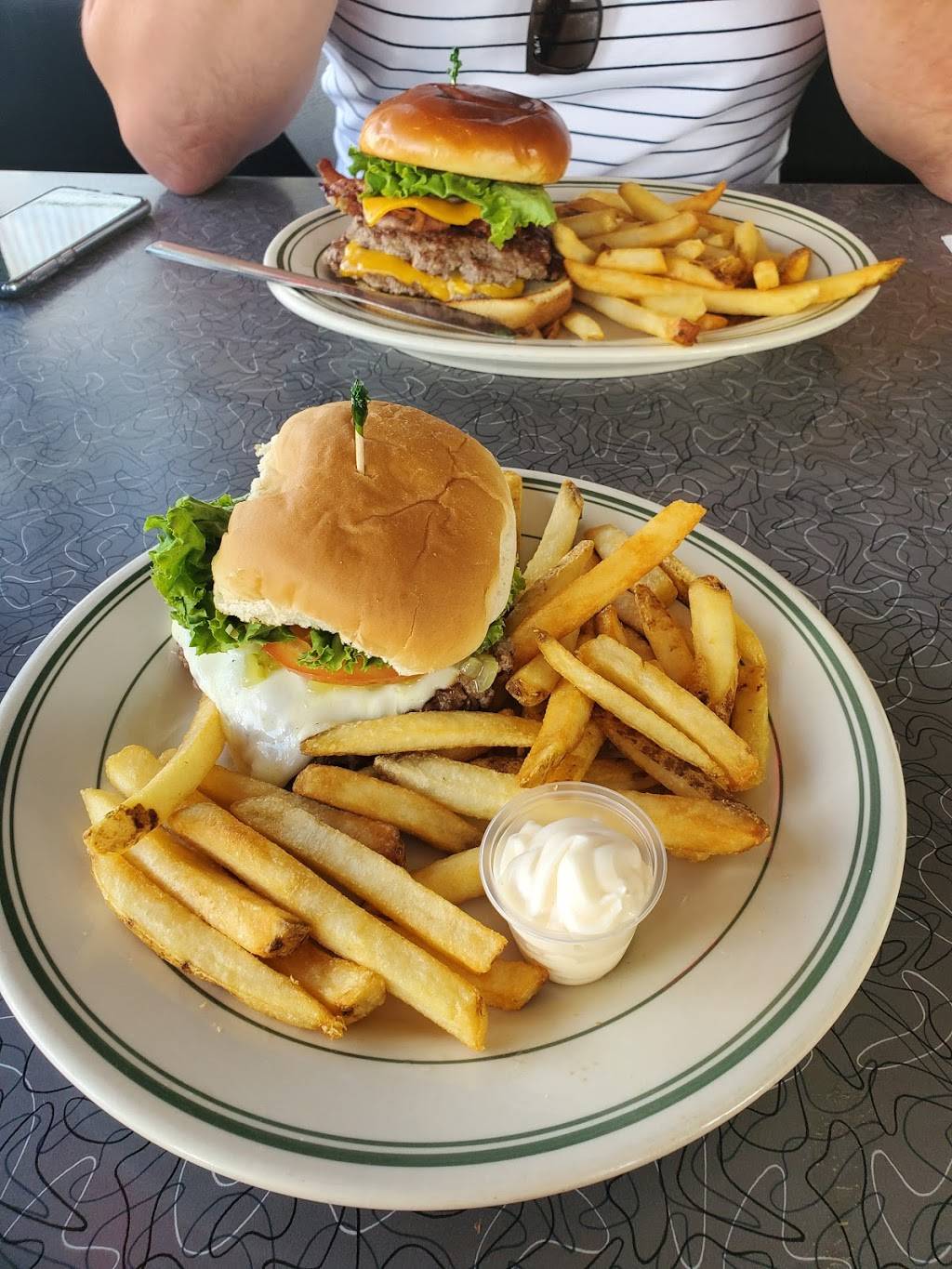 Summit Diner | restaurant | 791 N Center Ave, Somerset, PA 15501, USA | 8144457154 OR +1 814-445-7154