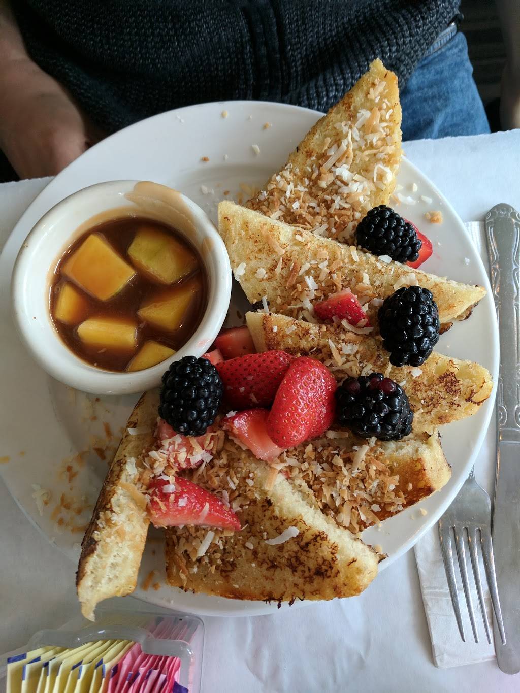 Zakes Cafe | cafe | 444 S Bethlehem Pike, Fort Washington, PA 19034, USA | 2156547600 OR +1 215-654-7600